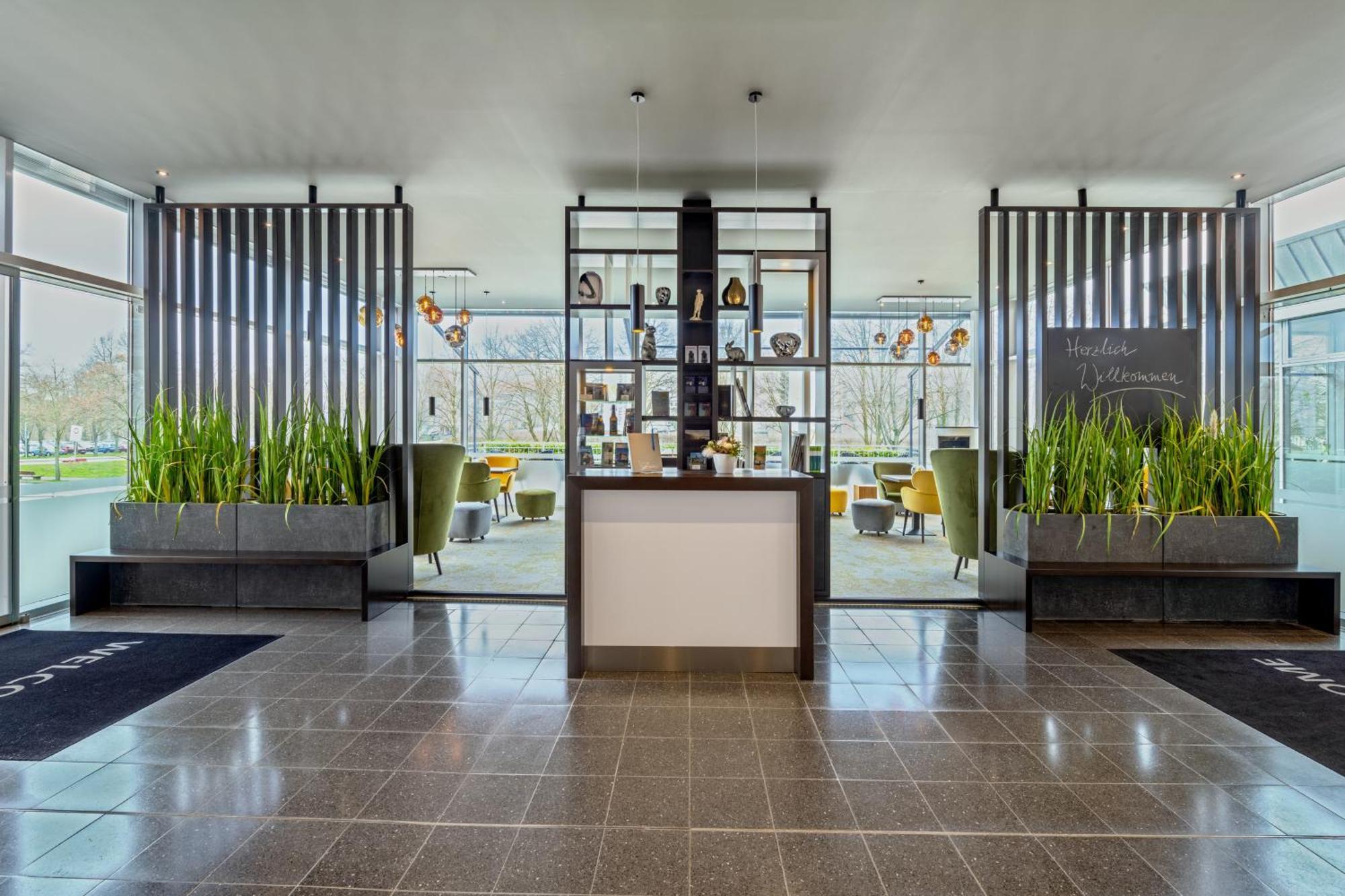 Hotel Am Schlosspark Гюстров Экстерьер фото